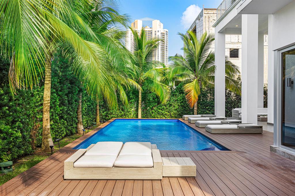 GOLDEN SHORES - Residential