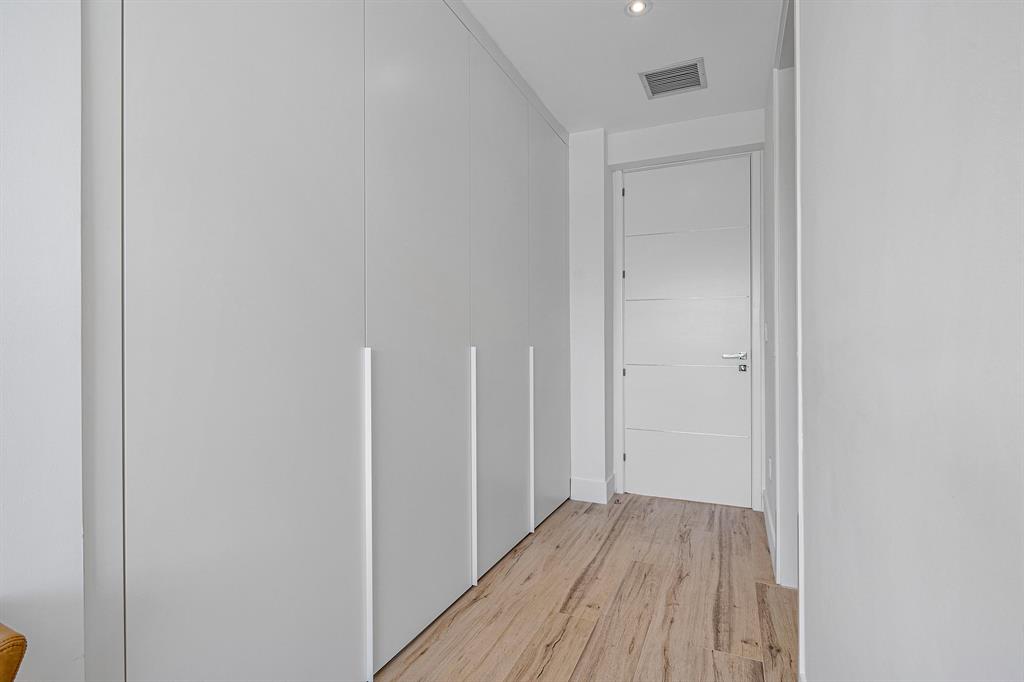 GOLDEN SHORES - Residential