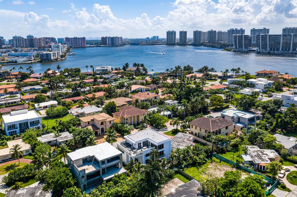 GOLDEN SHORES - Residential