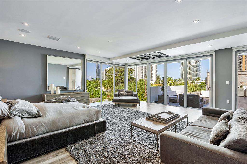 GOLDEN SHORES - Residential