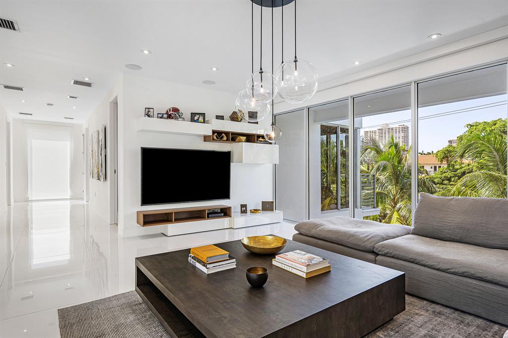 GOLDEN SHORES - Residential