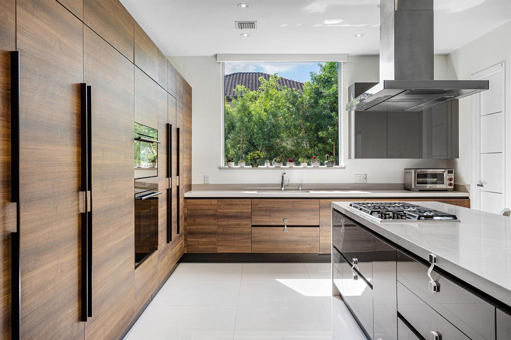 GOLDEN SHORES - Residential