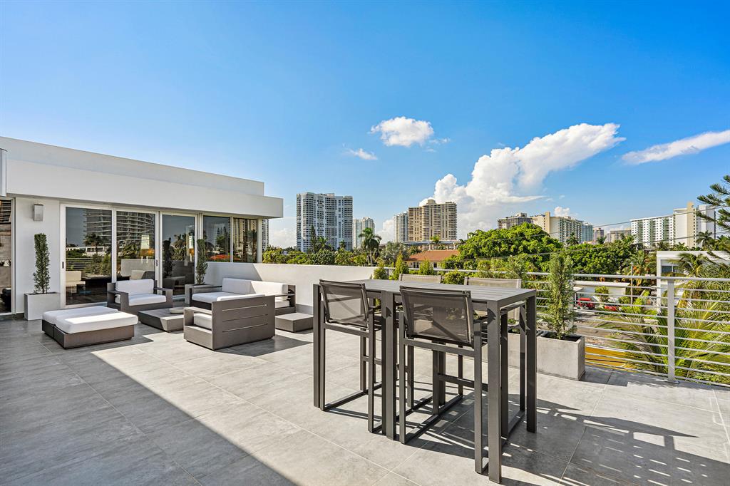 GOLDEN SHORES - Residential