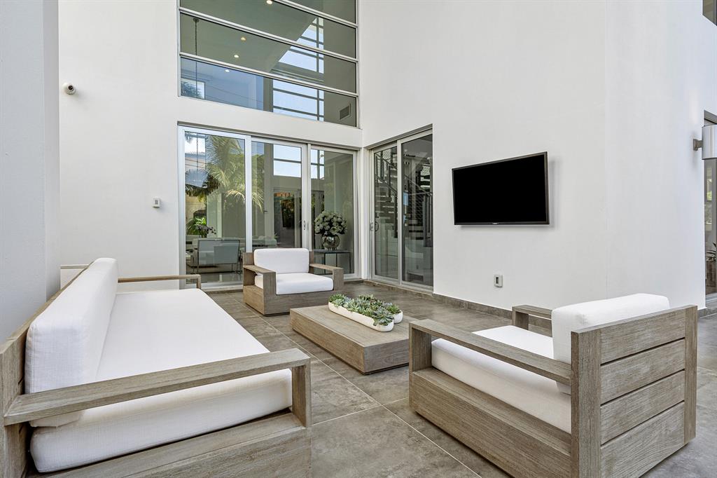 GOLDEN SHORES - Residential