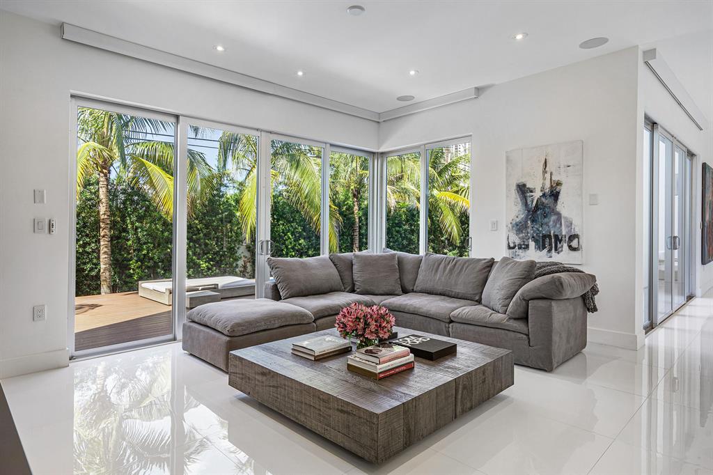 GOLDEN SHORES - Residential