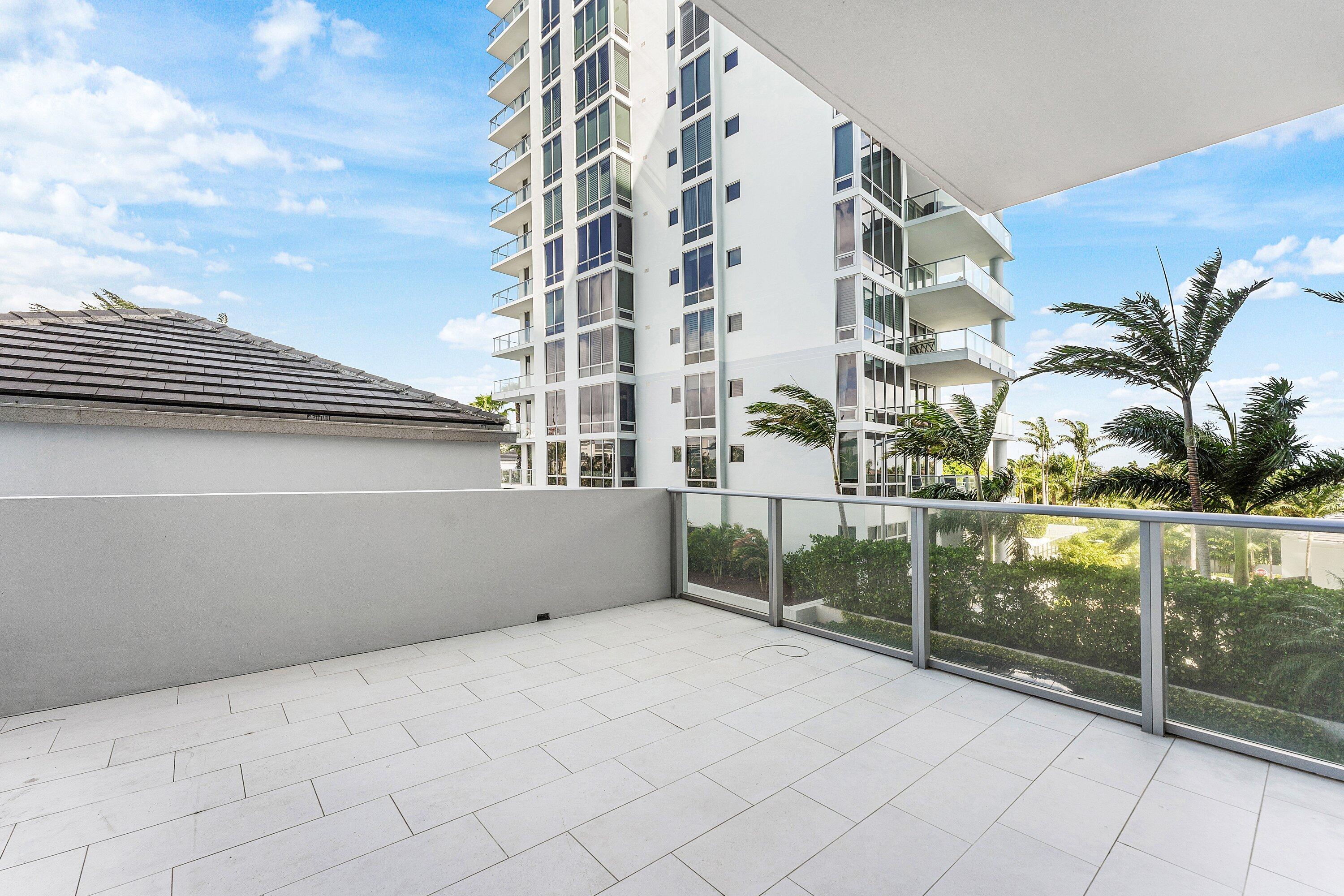 WATER CLUB - Residential