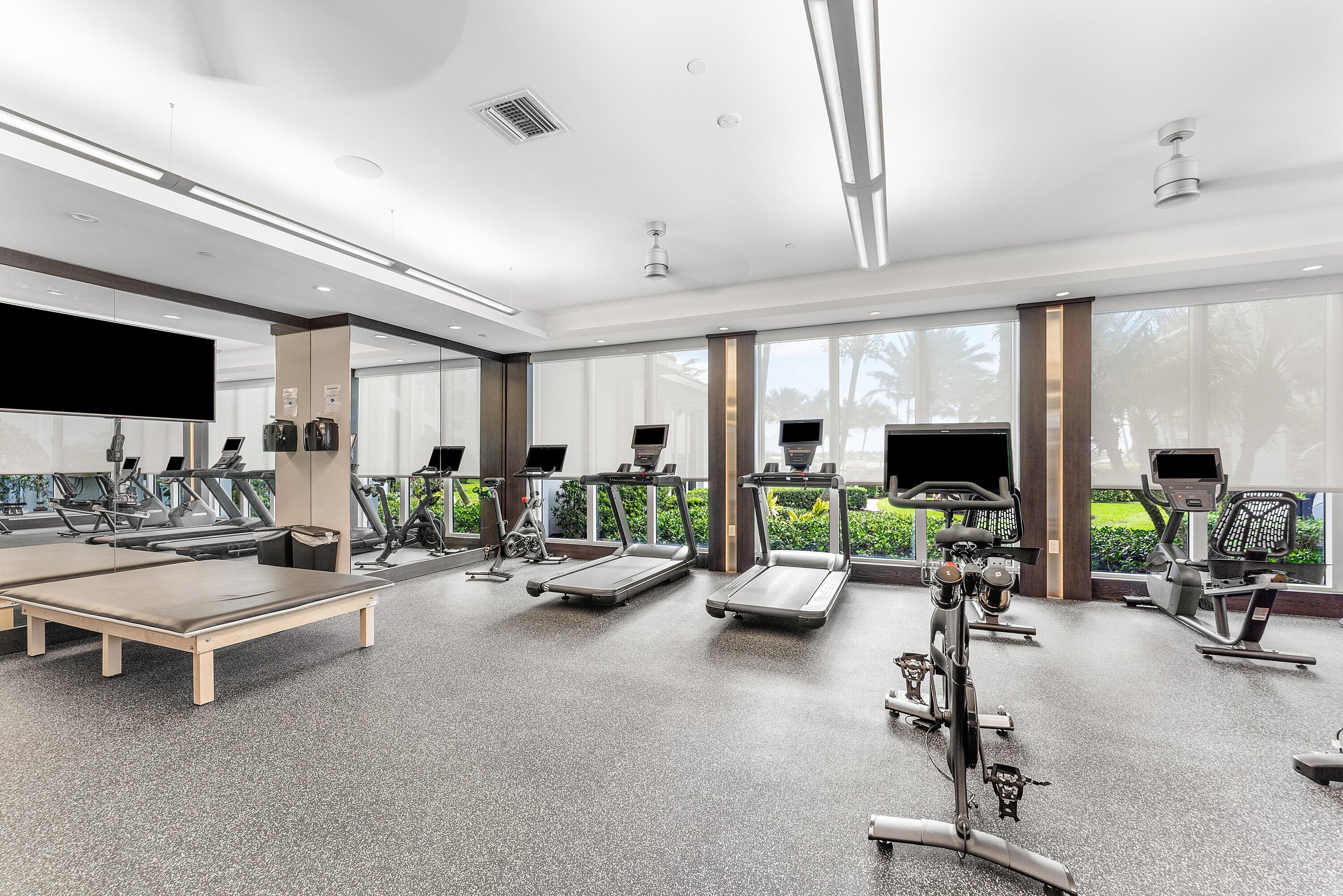 WATER CLUB - Residential