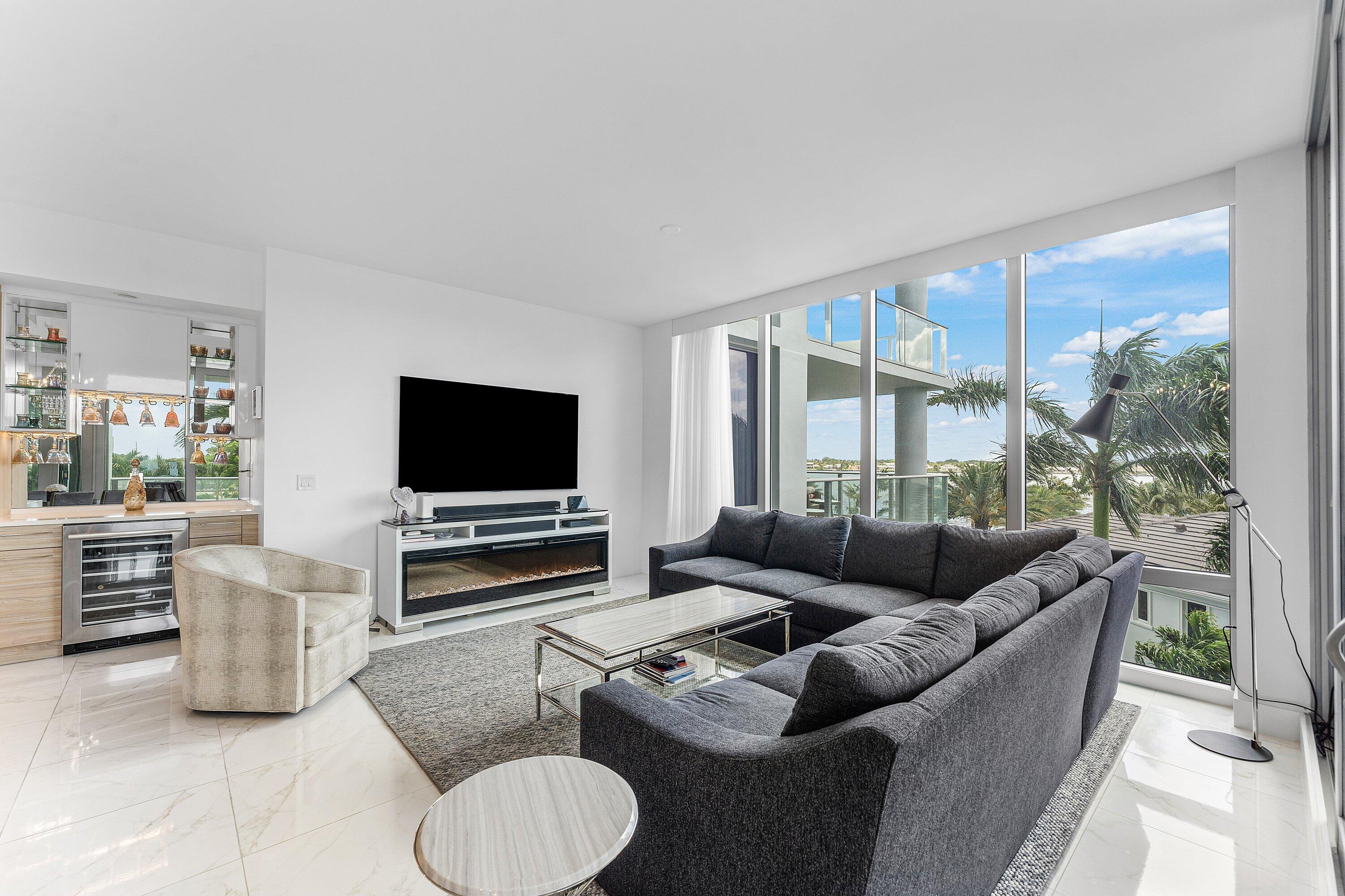 WATER CLUB - Residential