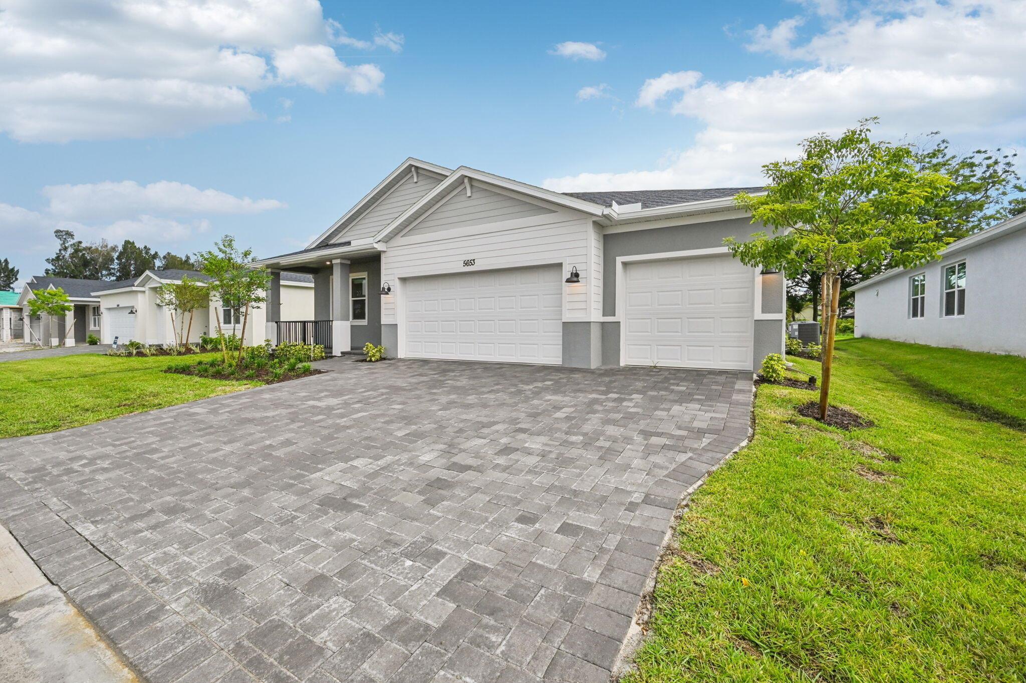 5653 Hampton Park Circle