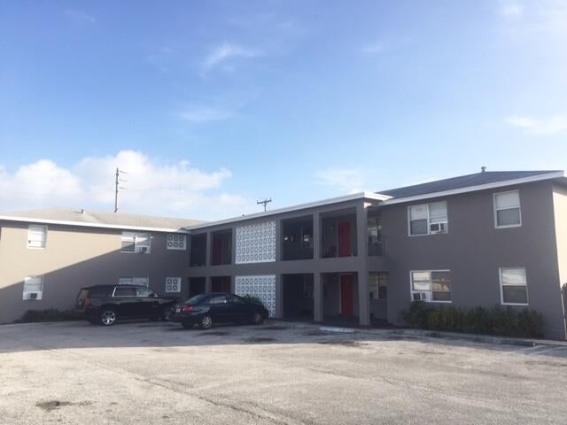 1025 W 13TH Street