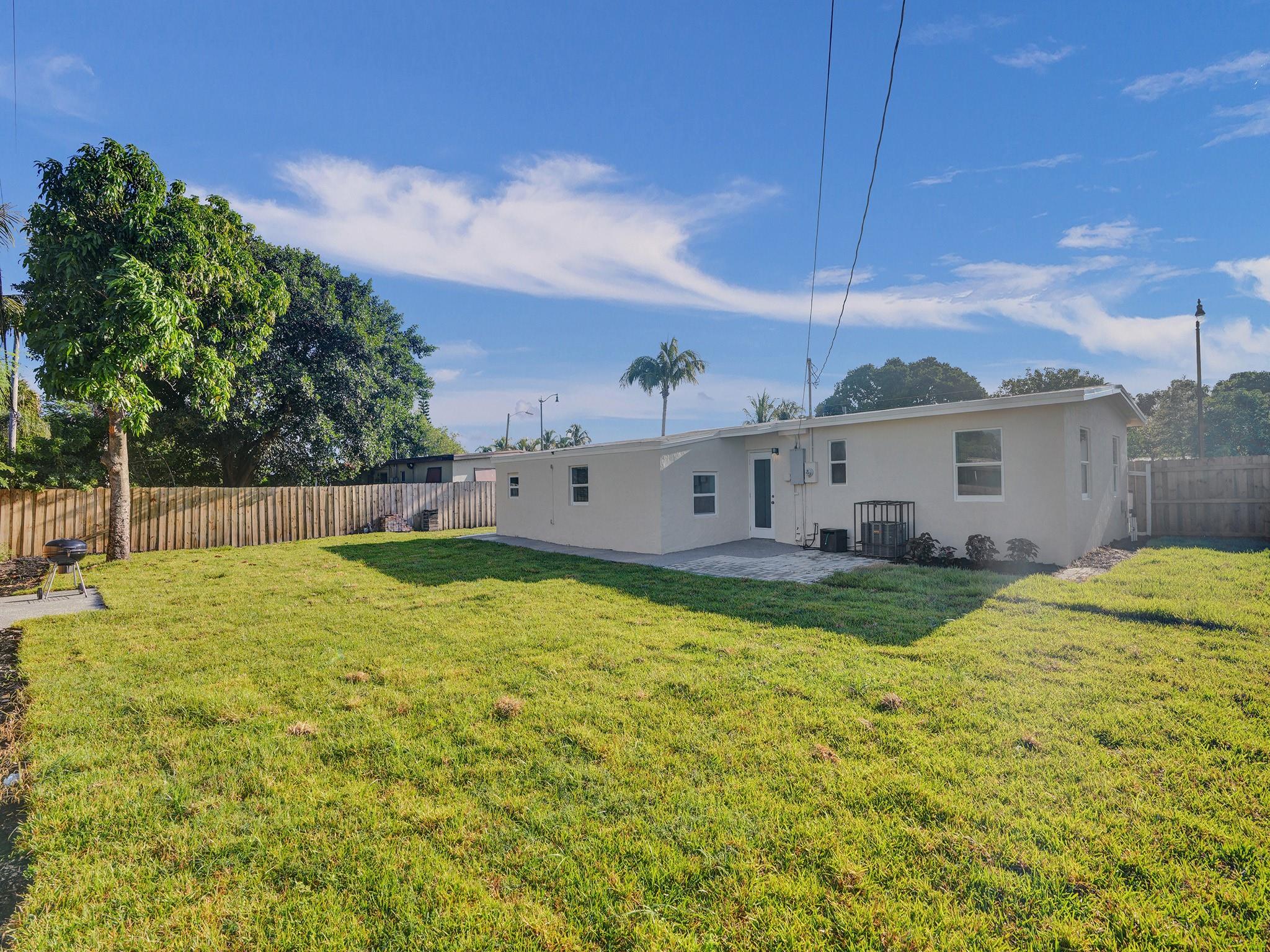 5231 NE 19th Ter