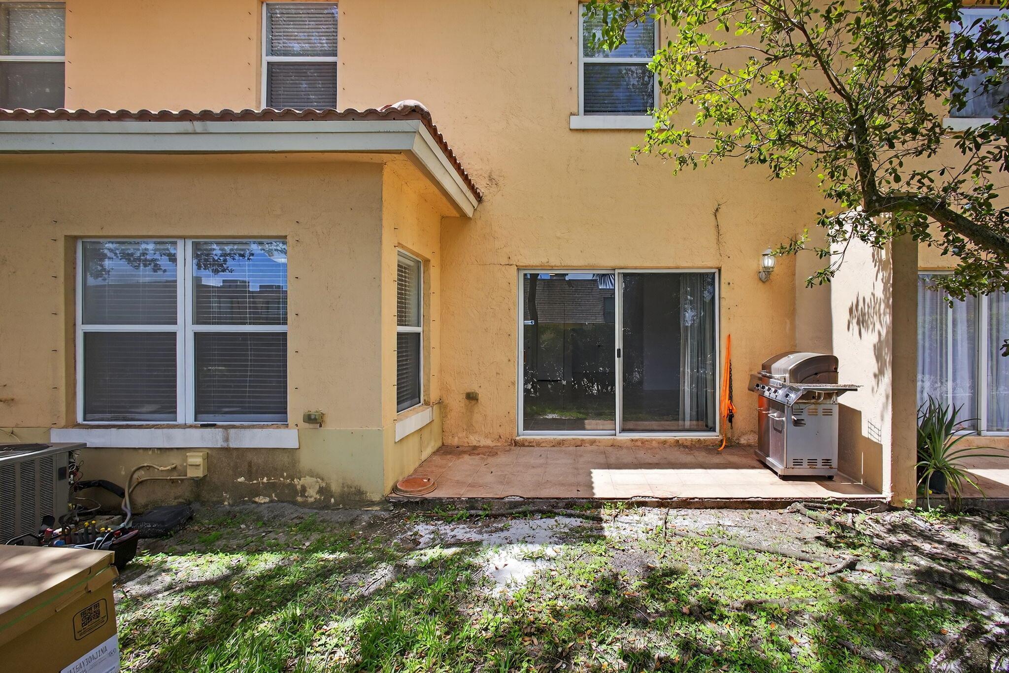 ESTANCIA AT PALM SPRINGS - Residential