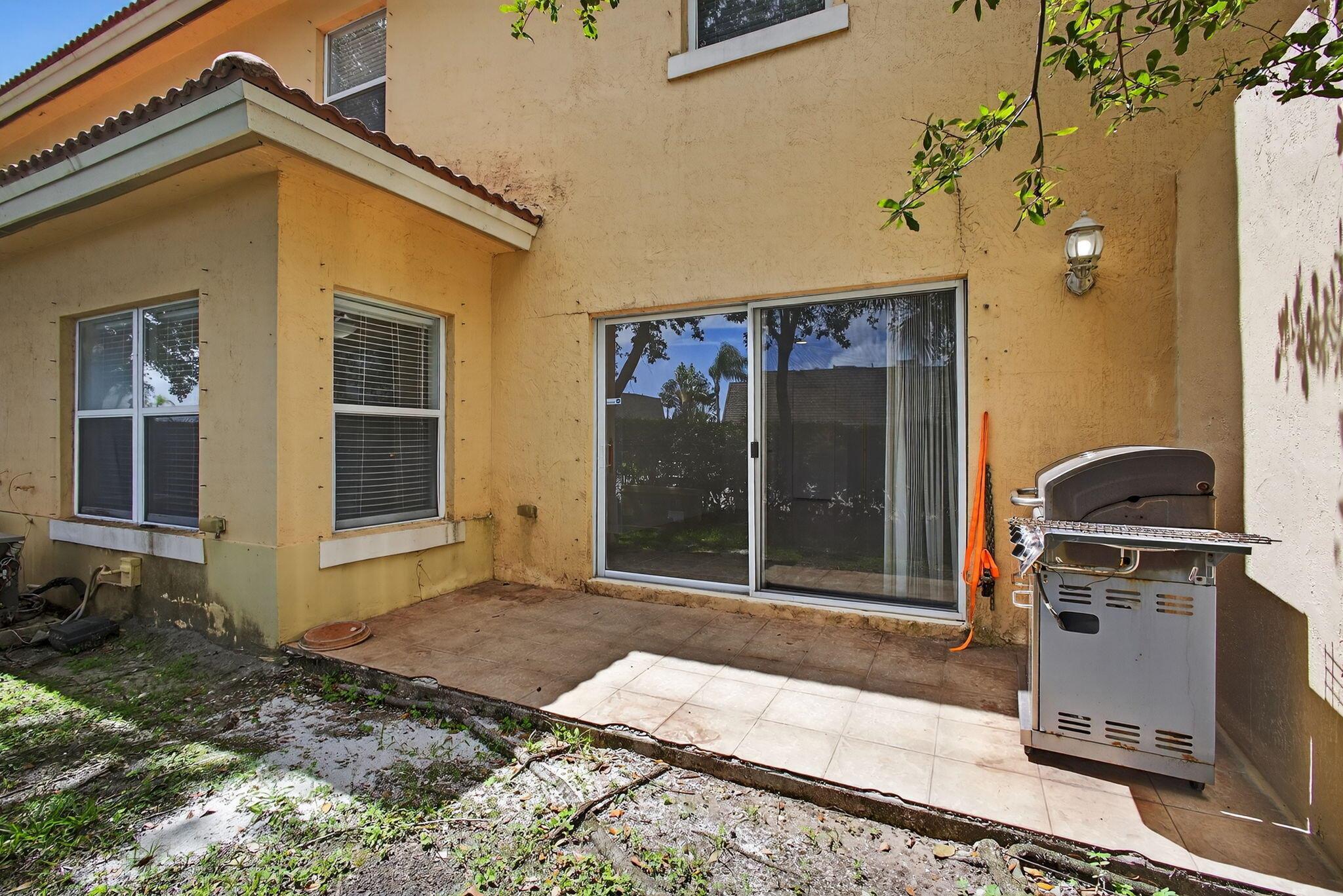 ESTANCIA AT PALM SPRINGS - Residential