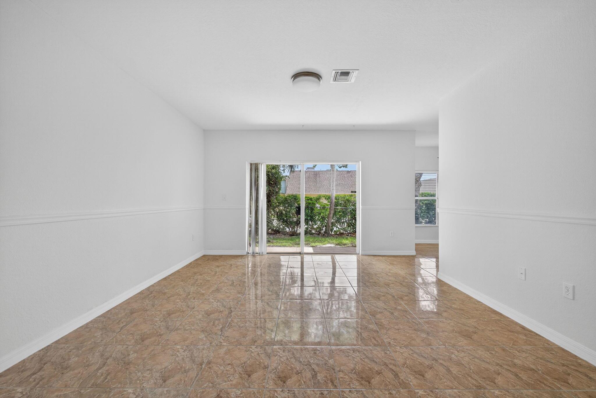 ESTANCIA AT PALM SPRINGS - Residential