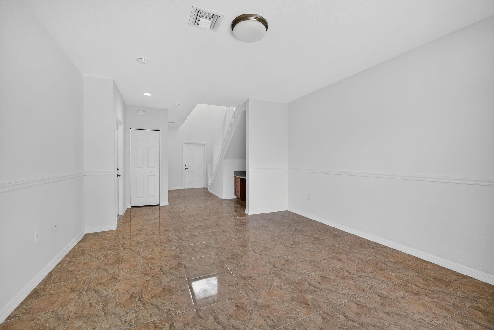 ESTANCIA AT PALM SPRINGS - Residential