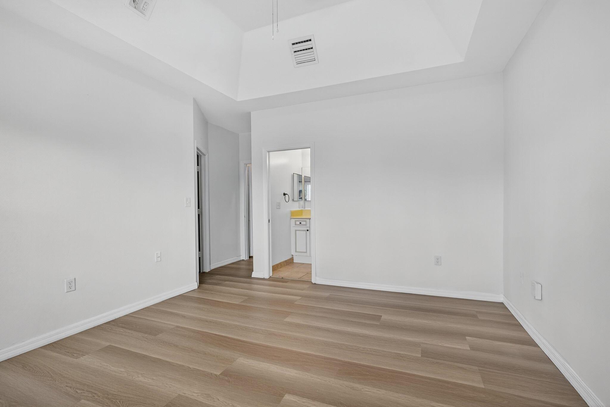 ESTANCIA AT PALM SPRINGS - Residential