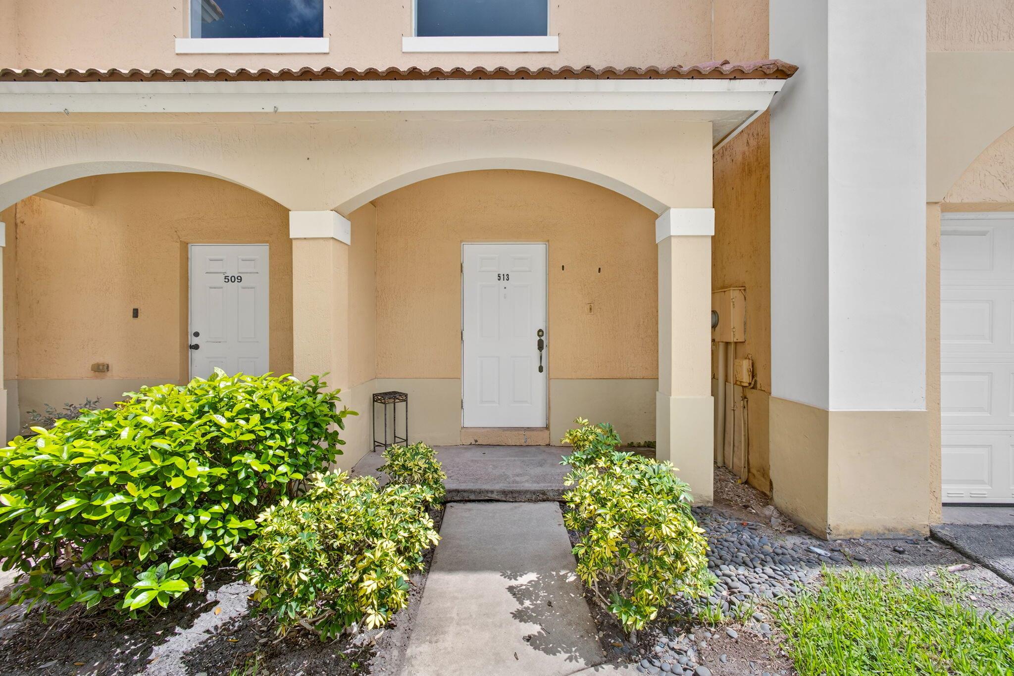 ESTANCIA AT PALM SPRINGS - Residential