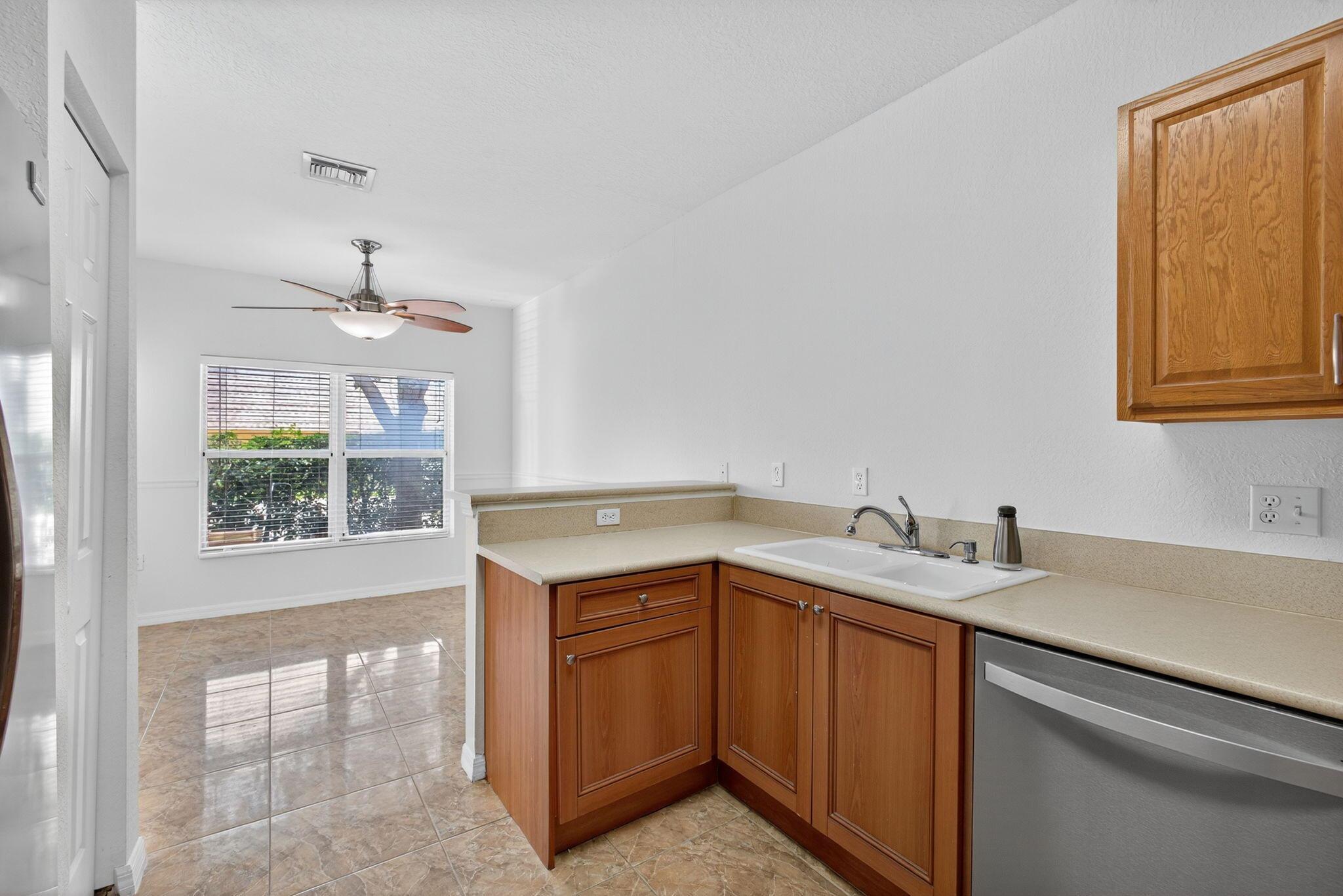 ESTANCIA AT PALM SPRINGS - Residential