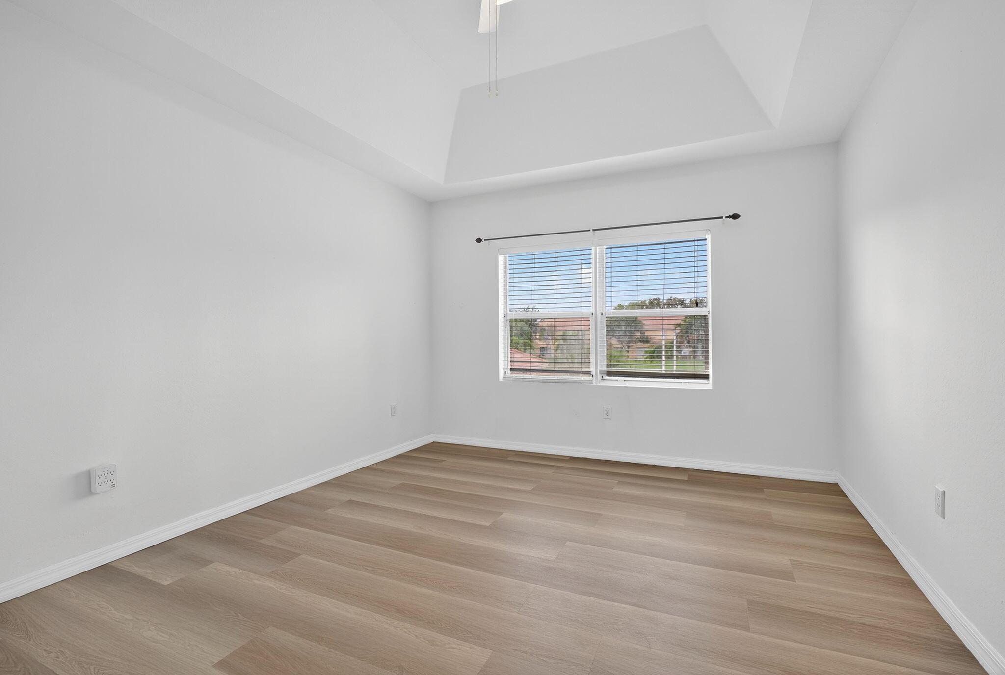 ESTANCIA AT PALM SPRINGS - Residential