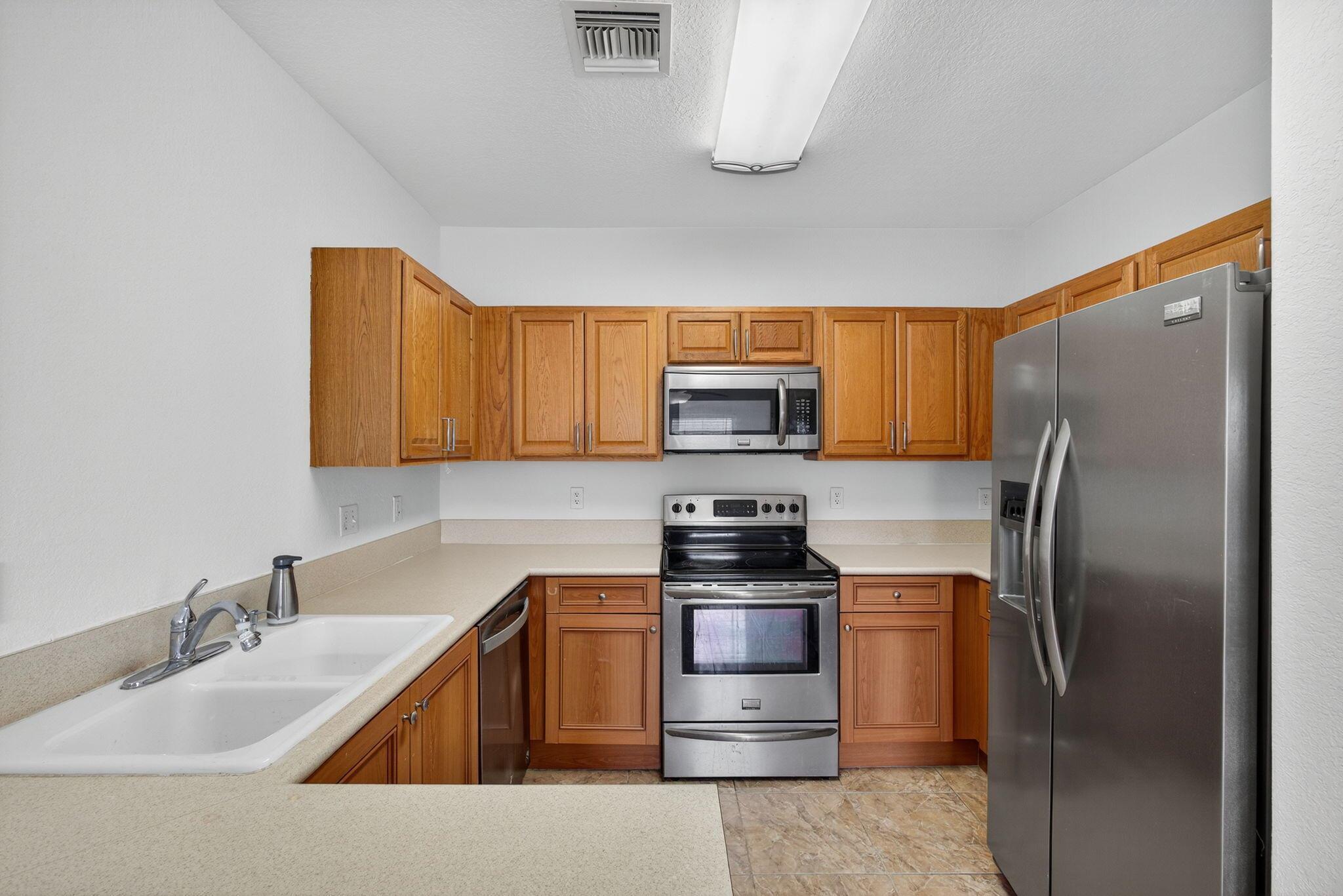 ESTANCIA AT PALM SPRINGS - Residential