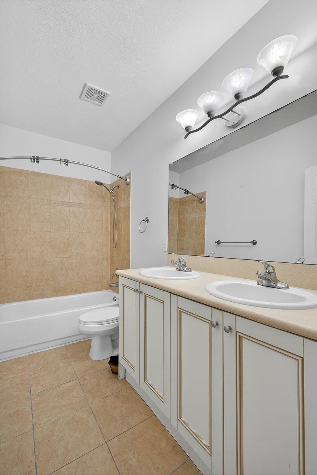 ESTANCIA AT PALM SPRINGS - Residential