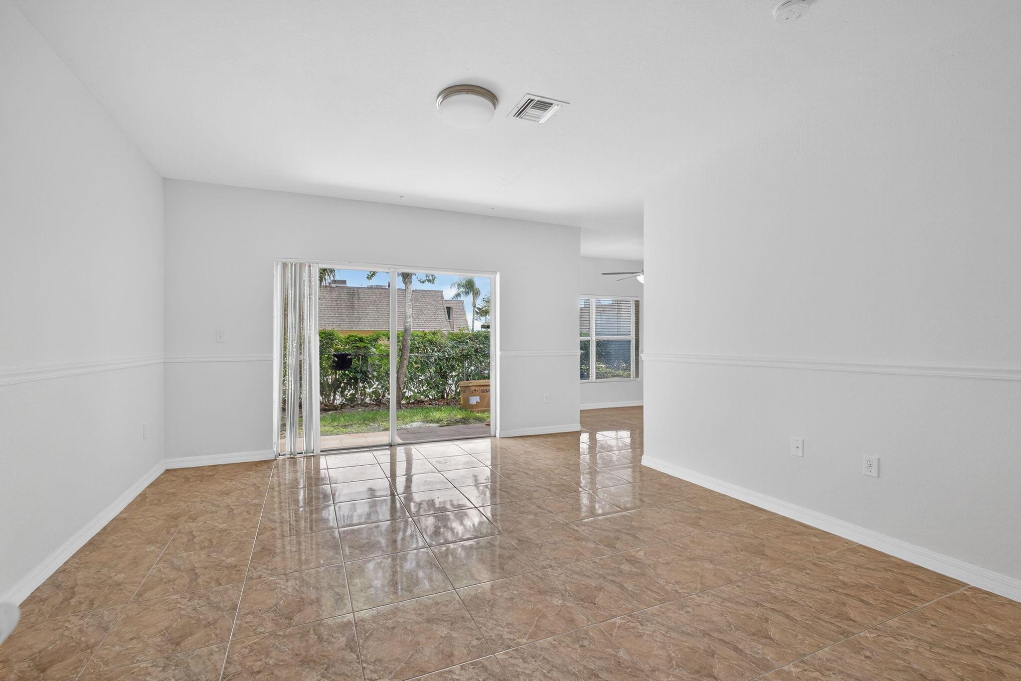 ESTANCIA AT PALM SPRINGS - Residential