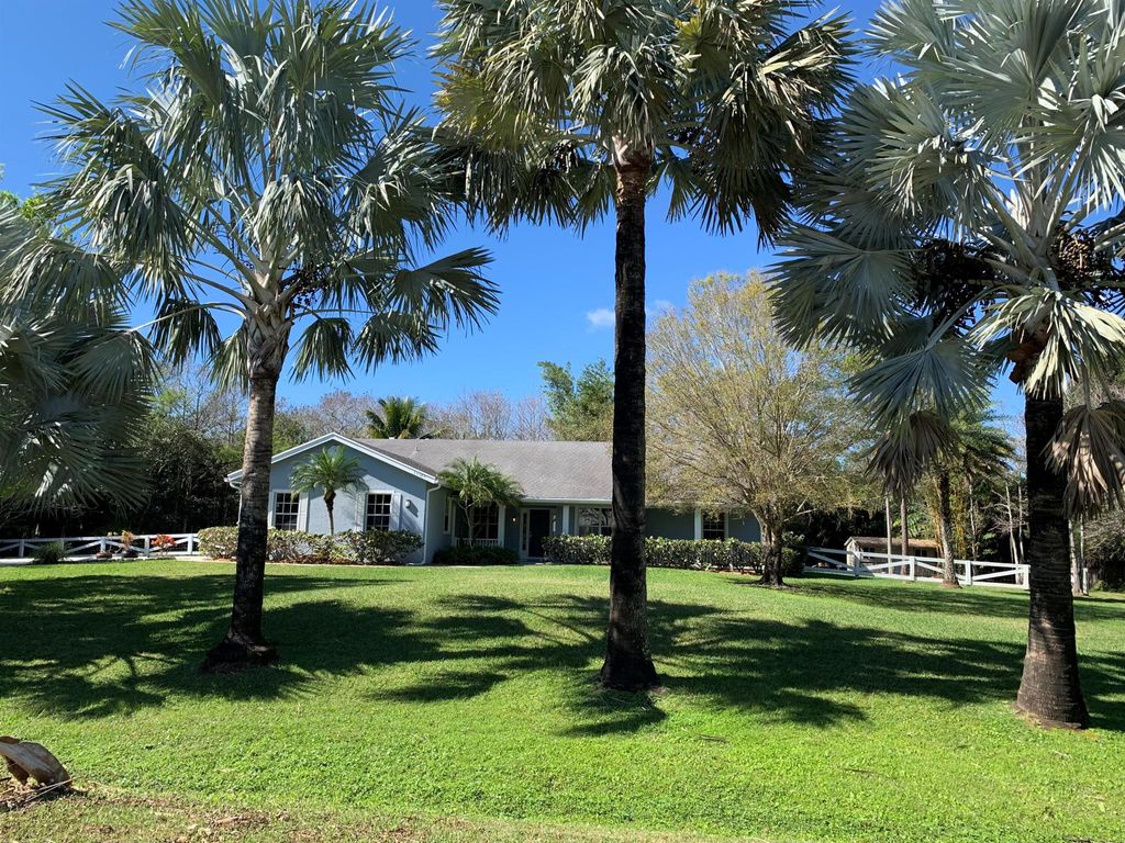 Photo of 15385 87th Trail N, West Palm Beach, FL 33418 (MLS # R10954768)