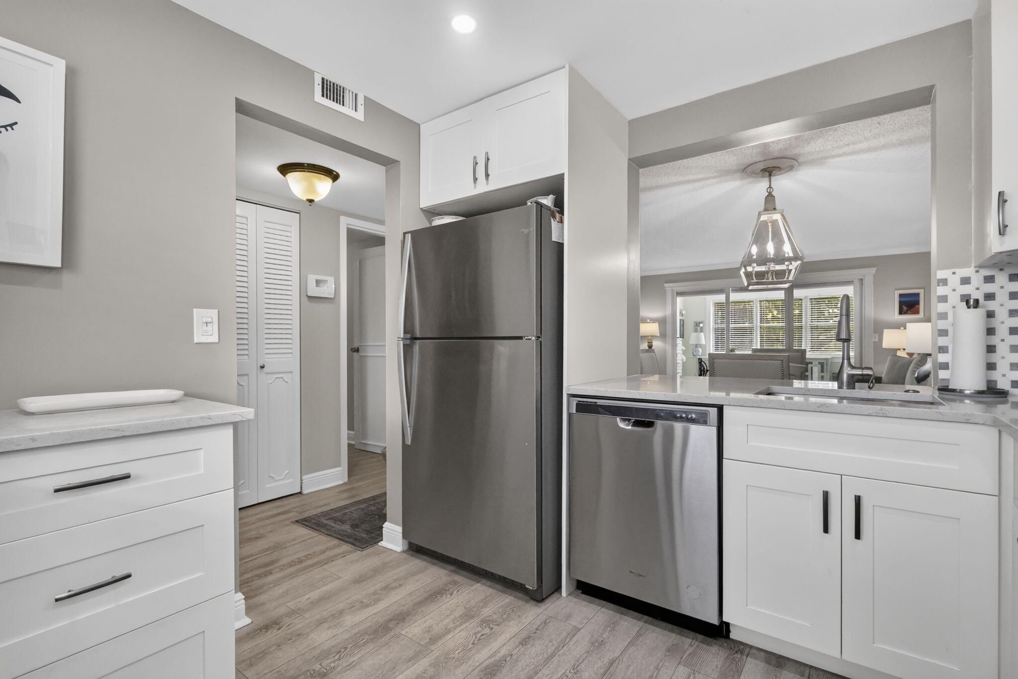 3951 Via Poinciana 209