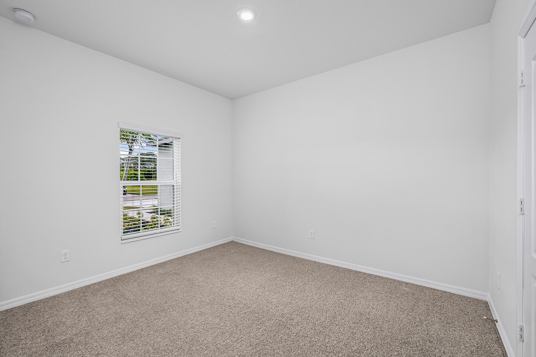 VERO LAKE ESTATES UNIT Q - Residential