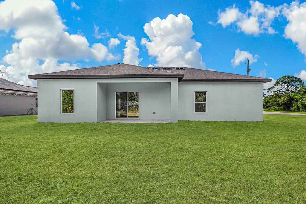 Photo of 7945 105th Court, Vero Beach, FL 32967 (MLS # B26016491)