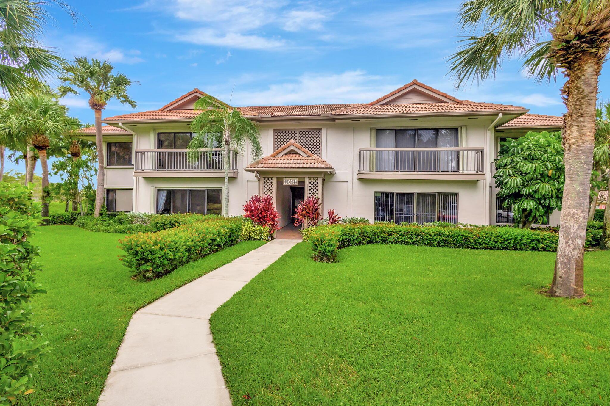 Darling upgraded open-floor plan 2B 2B plus Florida Room condo with vaulted ceilings and views of the Loxahatchee preserve in the desirable PGA National. Florida Room offers spacious area to entertain, enjoy your morning coffee, and watch the sunset over the preserve. Primary bedroom offers en suite bathroom, large walk-in closet, and privacy while large windows offer light and water view. Open kitchen features quartz counter tops and plenty of storage and cooking space. Open dining area is close to kitchen for ease of entertaining. Close to shops, restaurants, Turnpike, and I-95. Come live on The Loxahatchee Nature Preserve.