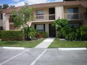 5620 Spindle Palm Ct Unit B  