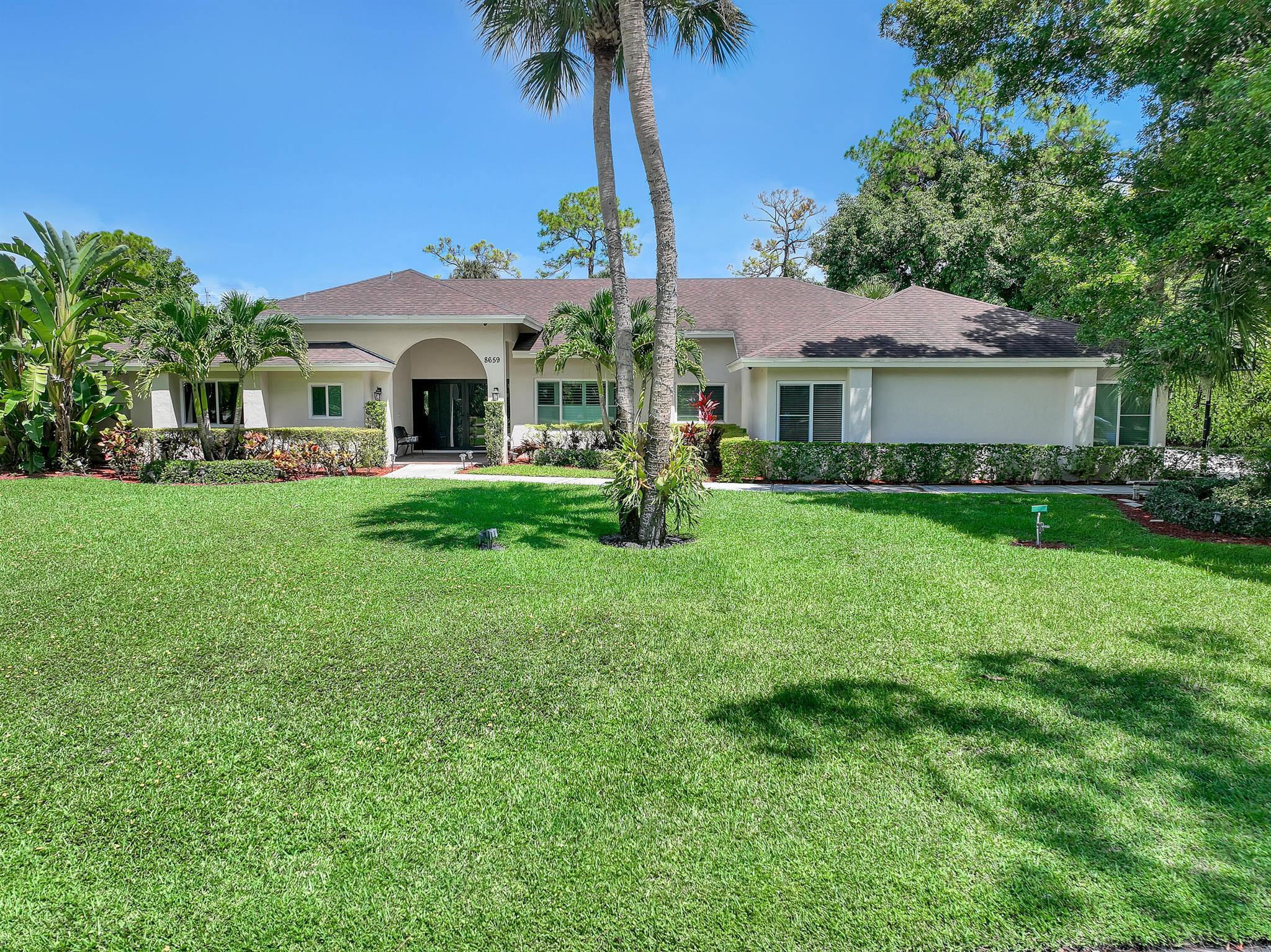 8659 Thousand Pines Circle