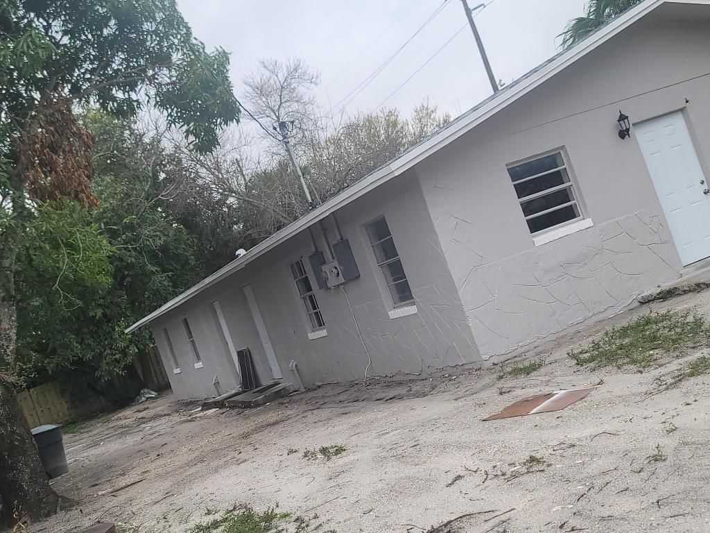 Photo of 521 N 20th N Street #B, Fort Pierce, FL 34950 (MLS # R10951920)