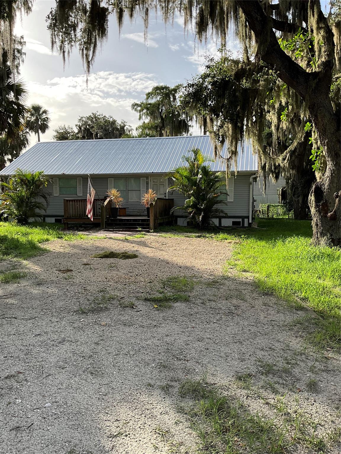 Welcome to your new home in beautiful Okeechobee, Florida! This well-maintained 3-bedroom, 2-bath single-family residence offers peaceful country living with room to grow — all nestled on a spacious 0.33-acre lot.
Inside, you’ll find a comfortable layout perfect for families or first-time buyers. The bedrooms are generously sized, and the two full bathrooms provide convenience for busy mornings. The open living areas are ideal for entertaining or relaxing after a long day.
Outside, enjoy the freedom of a large yard — perfect for gardening, backyard barbecues, or adding a workshop or pool. With plenty of space and no HOA restrictions, this property gives you the flexibility to make it your own.
?? Located just minutes from Lake Okeechobee, local shops, dining, and schools.