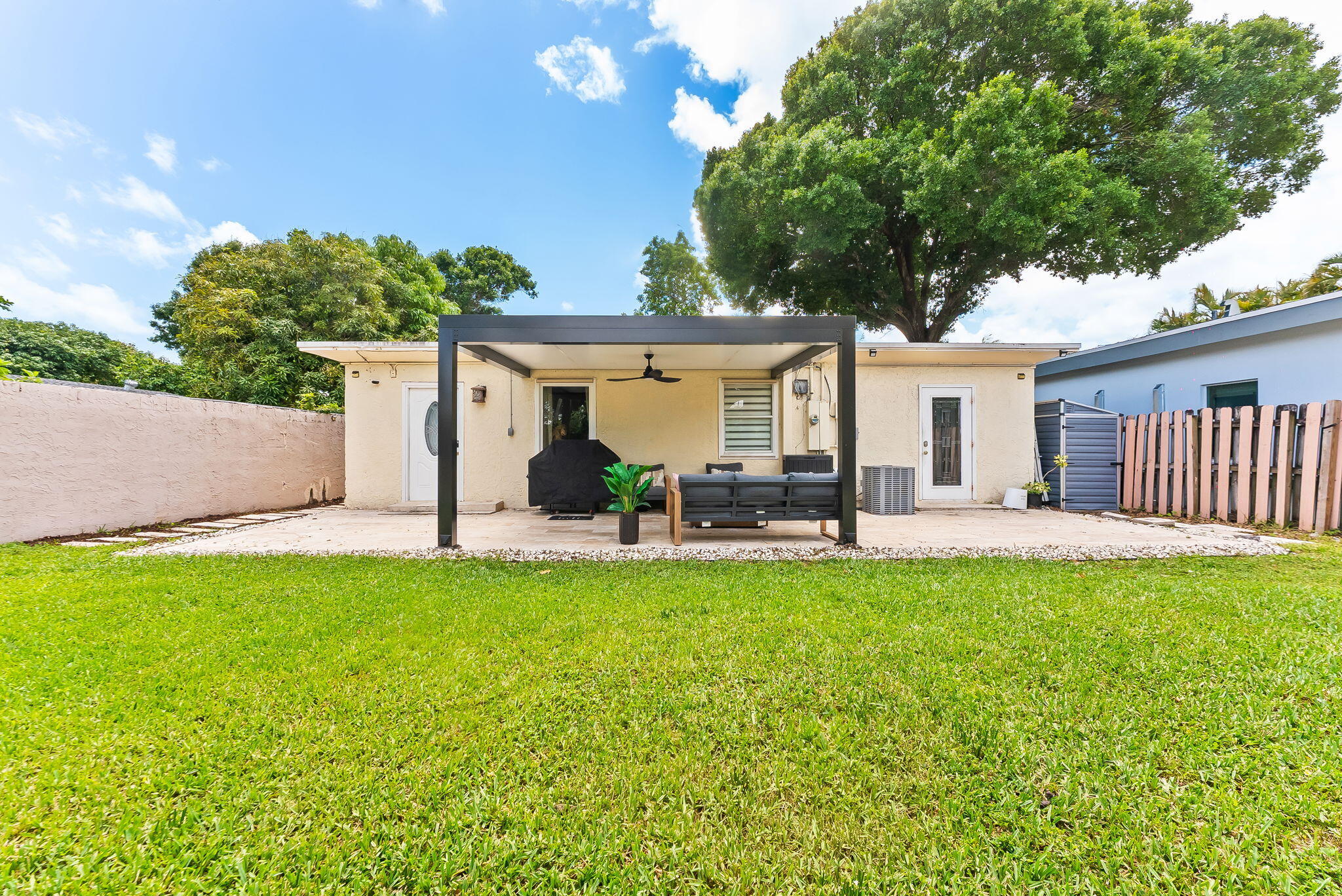 LAUDERDALE PARK 6-33 1/2 - Residential