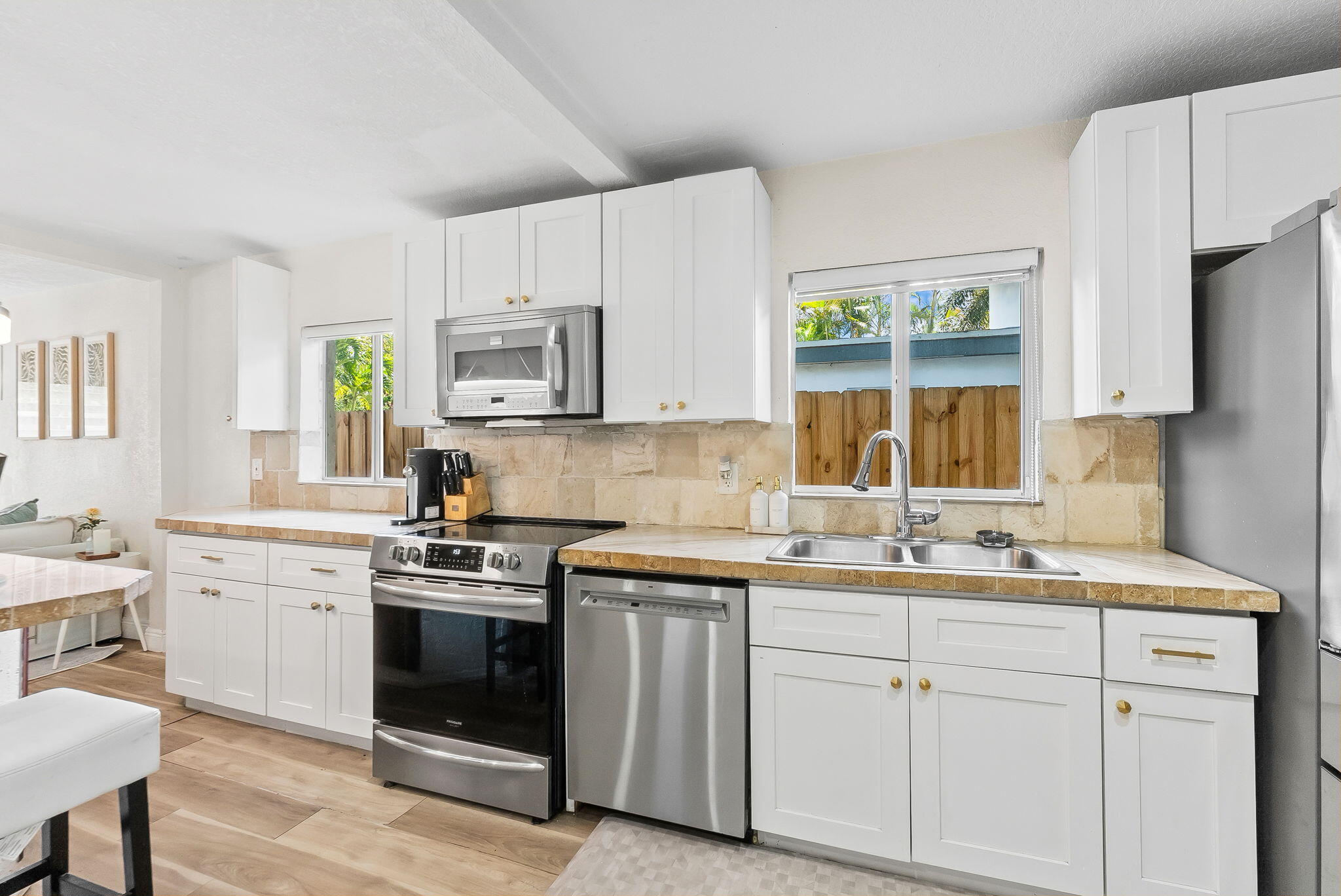 LAUDERDALE PARK 6-33 1/2 - Residential