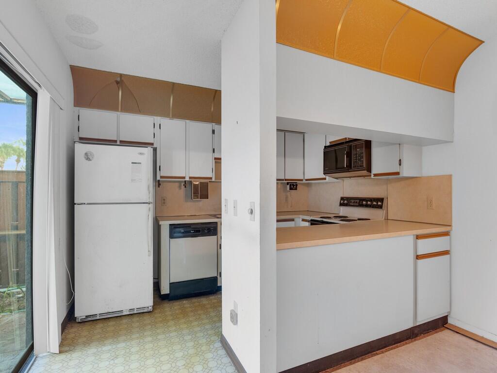 CAMELOT GARDENS PHASES 1 - Residential