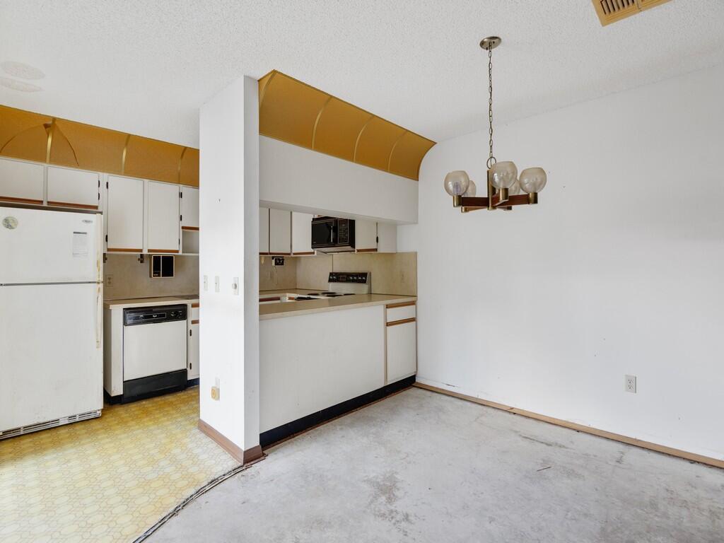 CAMELOT GARDENS PHASES 1 - Residential