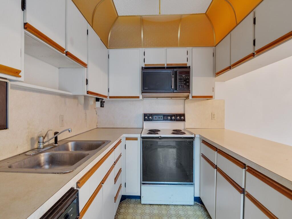 CAMELOT GARDENS PHASES 1 - Residential