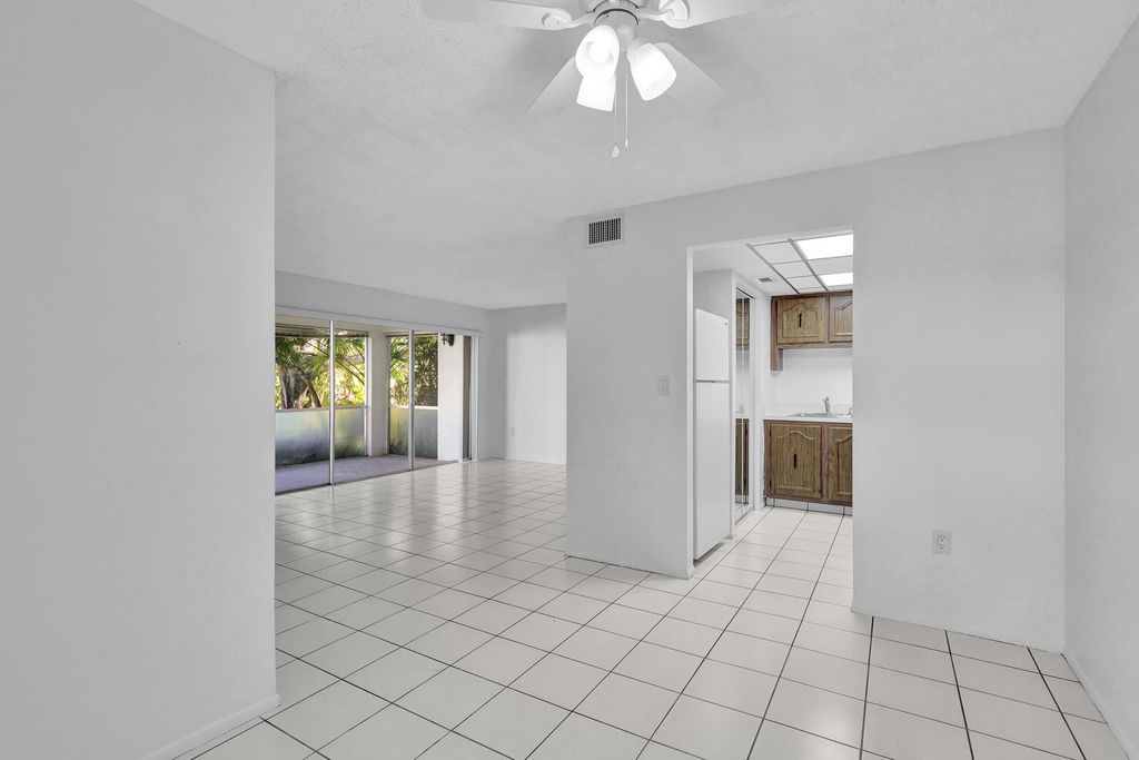 Photo of 12096 Alternate A1a #F-7, Palm Beach Gardens, FL 33410 (MLS # R10958413)