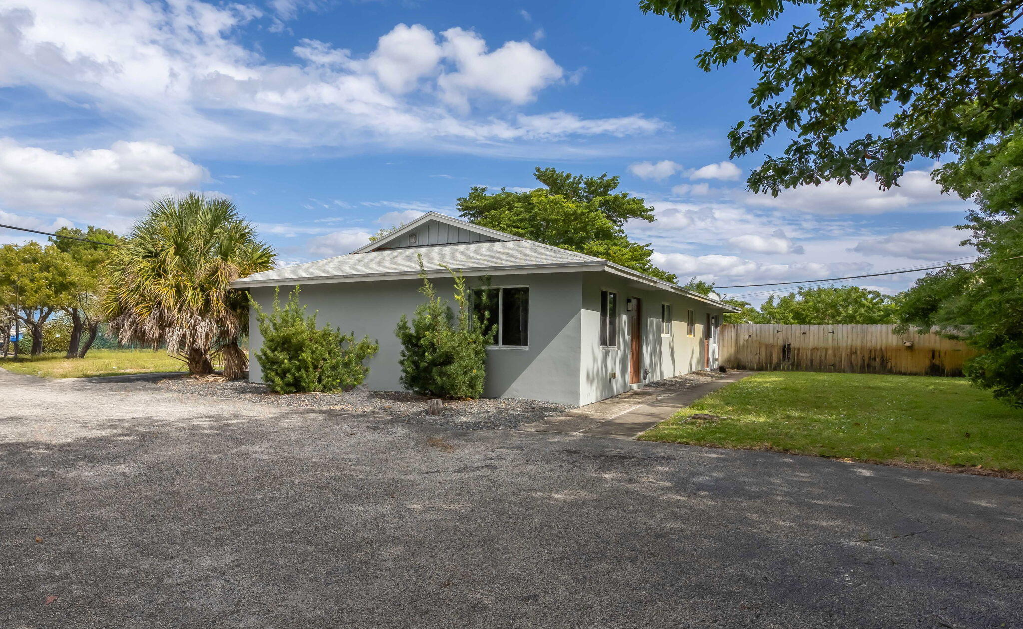 SEACREST PARK - Residential Income