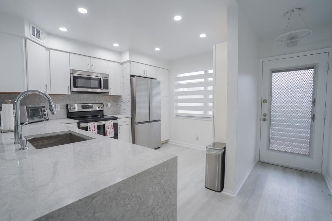 WYNMOOR VILLAGE - Residential Lease