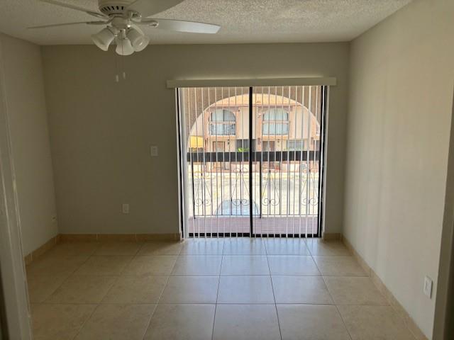 5365 Palm Ave 15