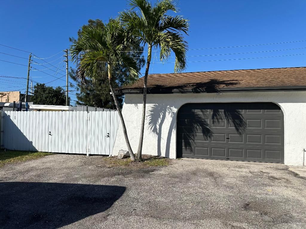 Photo of 4443 Vicliff Rd, West Palm Beach, FL 33406 (MLS # R11158162)
