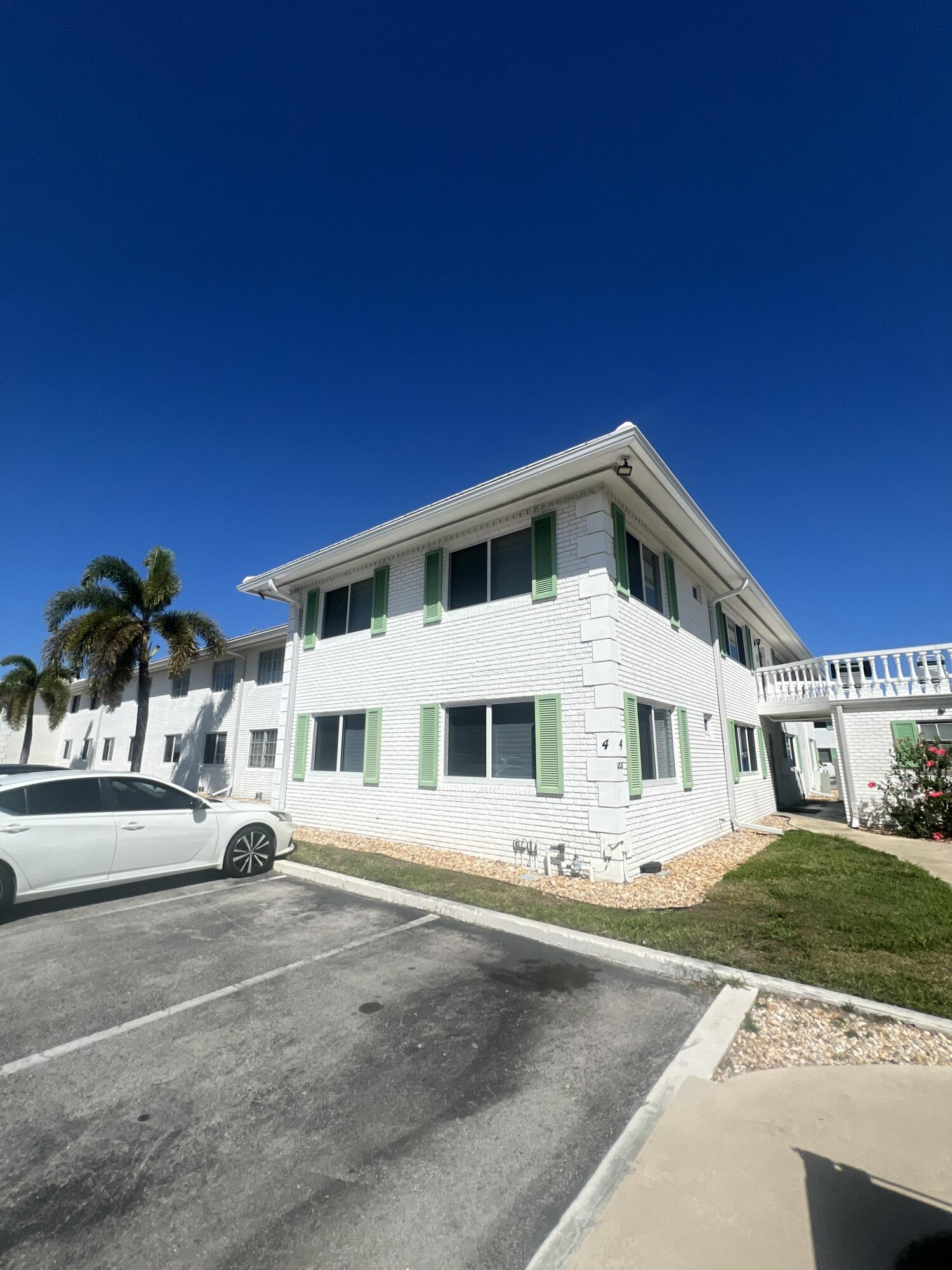 1821 NE 62nd Street 424