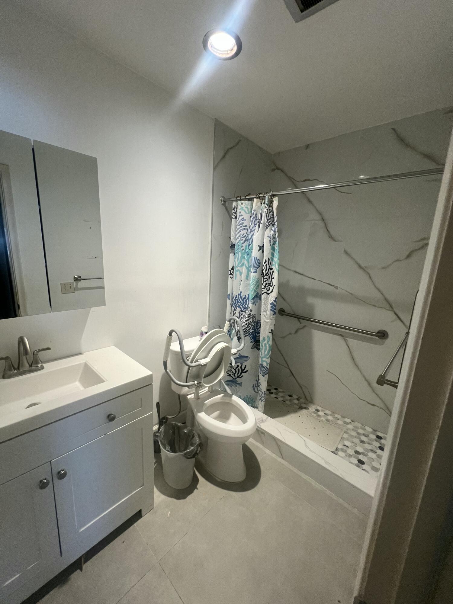 1821 NE 62nd Street 424