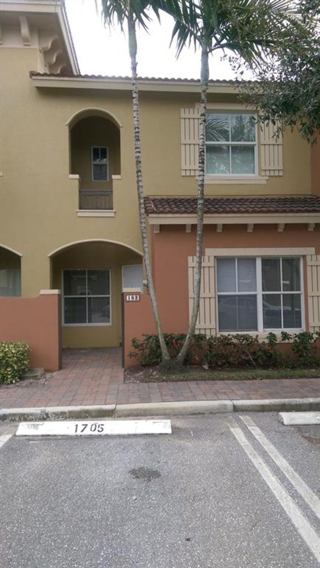 Photo of 182 Lake Monterey Circle, Boynton Beach, FL 33426 (MLS # R10675777)