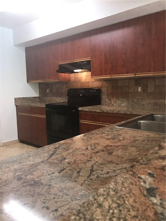 CORAL SPRINGS ESTATE - Residential