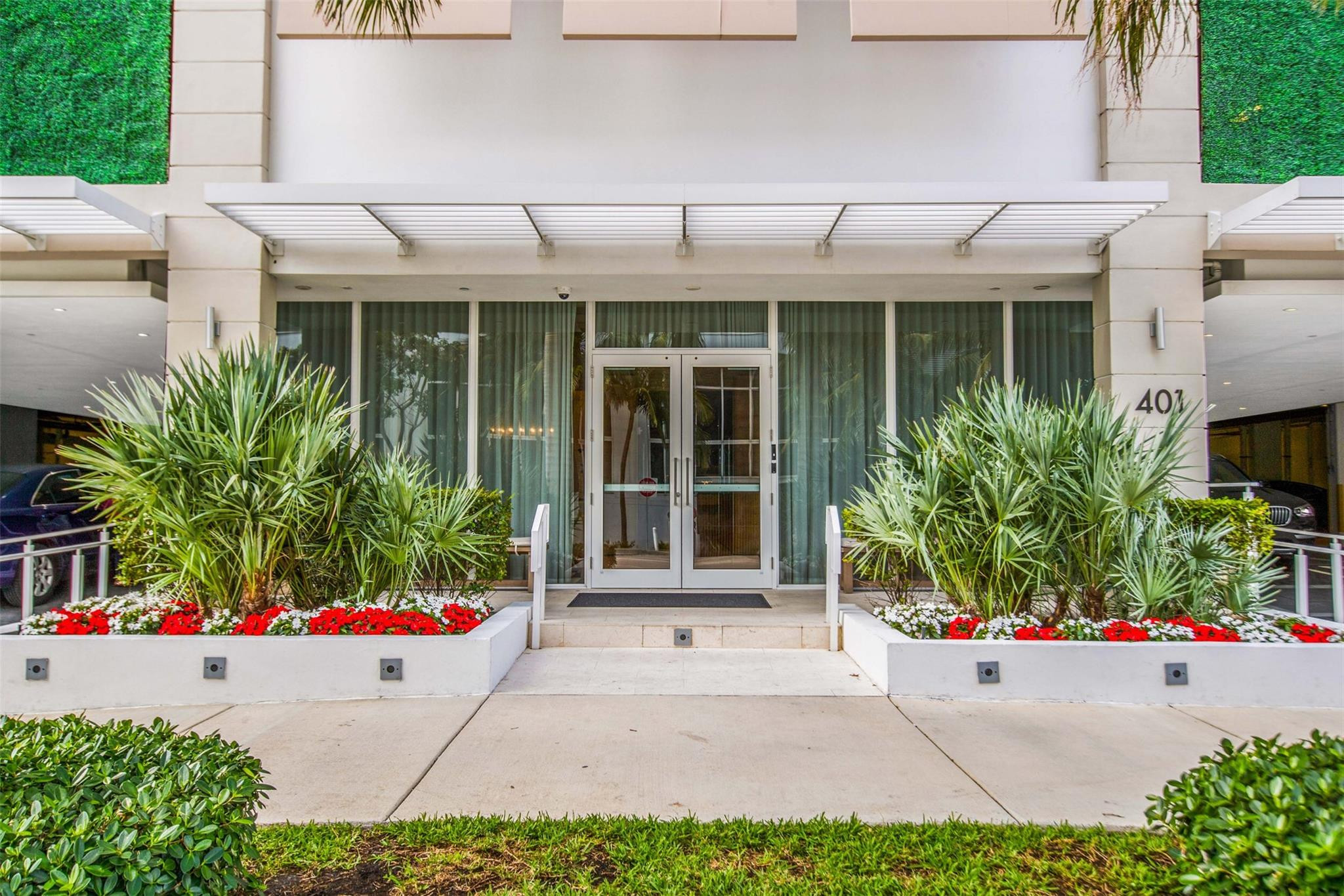 401 N Birch Road 600